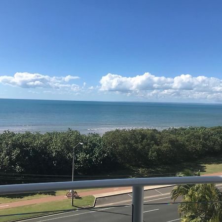 Tingeera Bespoke Beachfront Apartments Hervey Bay Exterior foto