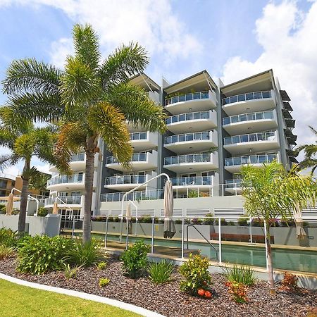 Tingeera Bespoke Beachfront Apartments Hervey Bay Exterior foto