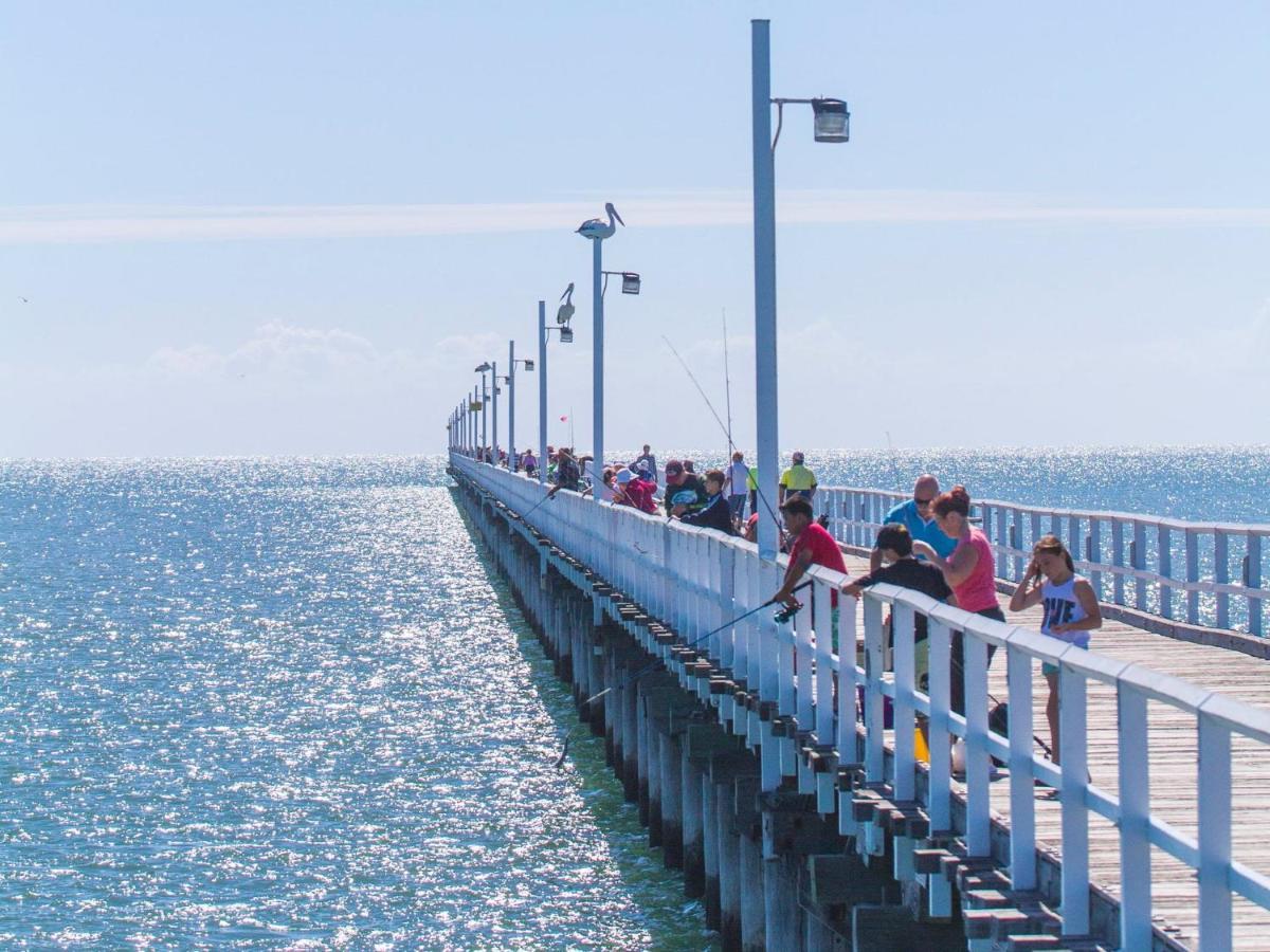 Tingeera Bespoke Beachfront Apartments Hervey Bay Exterior foto