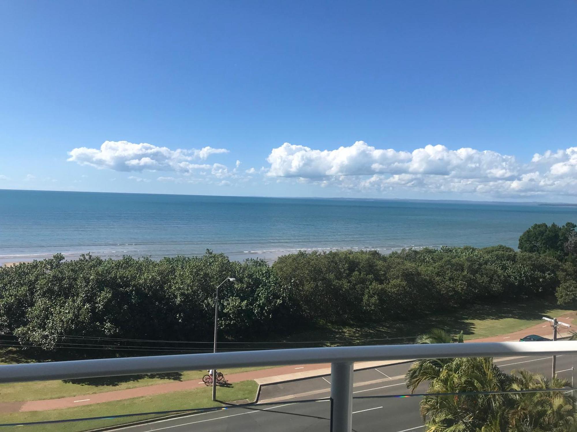 Tingeera Bespoke Beachfront Apartments Hervey Bay Exterior foto