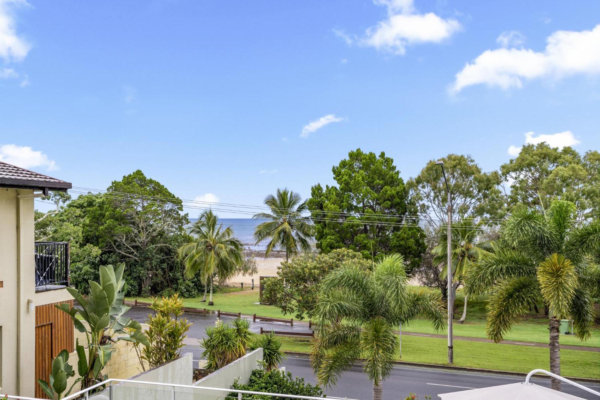 Tingeera Bespoke Beachfront Apartments Hervey Bay Exterior foto