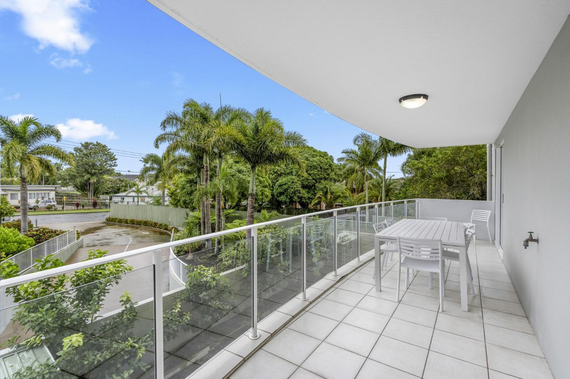 Tingeera Bespoke Beachfront Apartments Hervey Bay Exterior foto