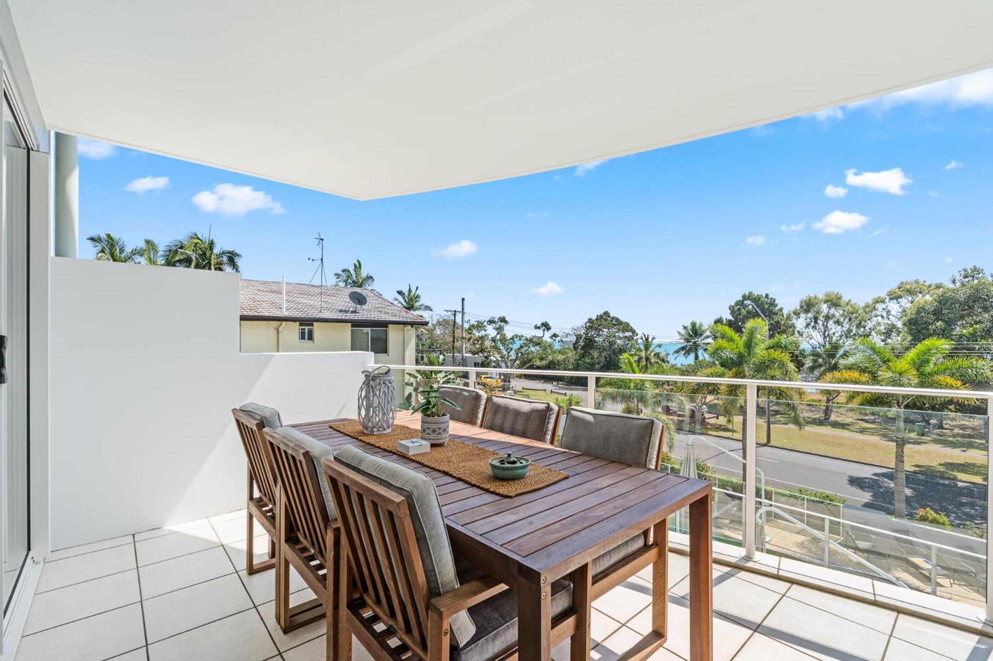 Tingeera Bespoke Beachfront Apartments Hervey Bay Exterior foto