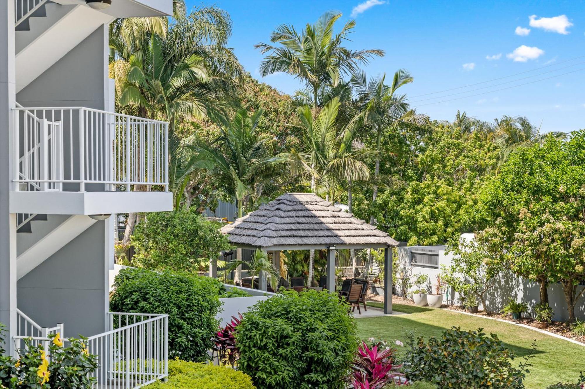 Tingeera Bespoke Beachfront Apartments Hervey Bay Exterior foto