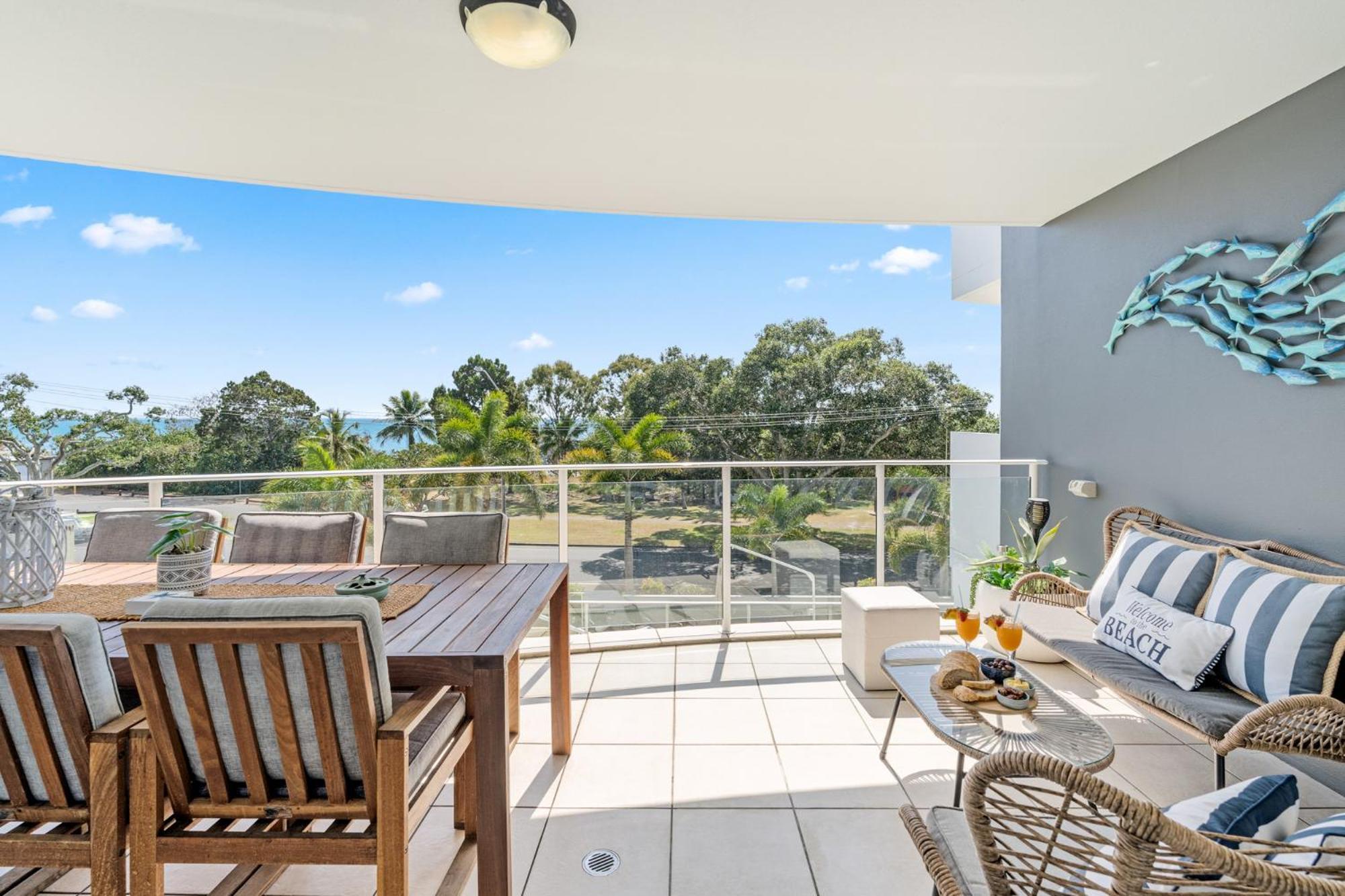 Tingeera Bespoke Beachfront Apartments Hervey Bay Exterior foto